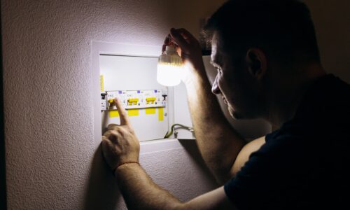 Vorsorge zuhause: Diese Hilfsmittel schützen im Ernstfall